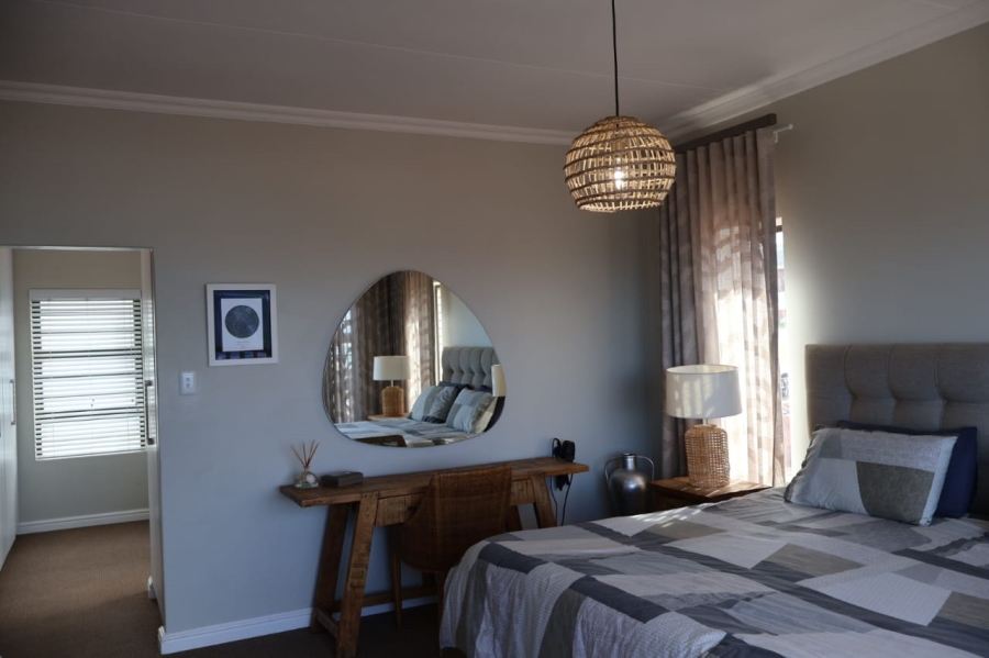 4 Bedroom Property for Sale in Wavecrest Eastern Cape